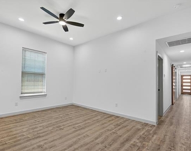 2107 Church Street - Photo Thumbnail 5