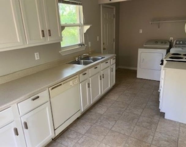 1412 Michial Street - Photo Thumbnail 2