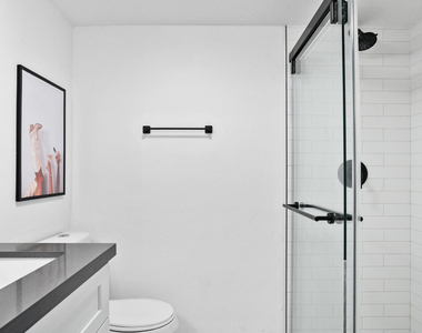 4625 N 73rd Street - Photo Thumbnail 11