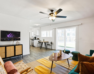 4625 N 73rd Street - Photo Thumbnail 2