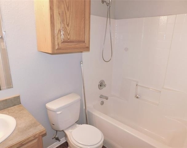 124 Pr 3230 - Photo Thumbnail 9