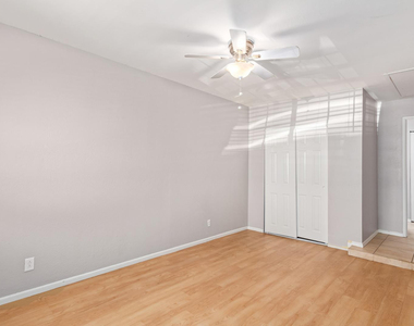 1918 E Palmcroft Drive - Photo Thumbnail 113