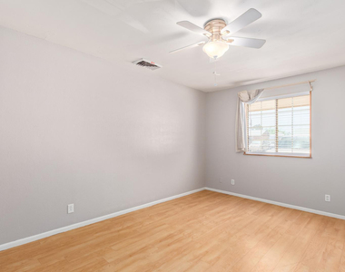 1918 E Palmcroft Drive - Photo Thumbnail 170