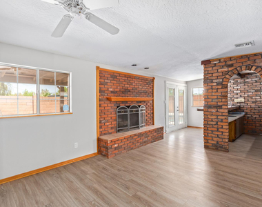 1918 E Palmcroft Drive - Photo Thumbnail 98