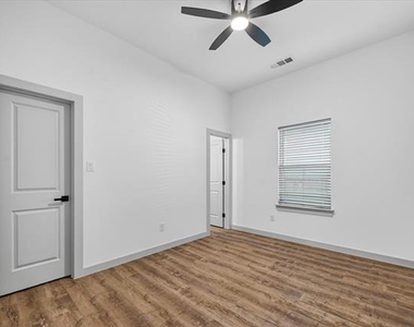 2107 Church Street - Photo Thumbnail 10