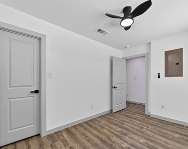 2107 Church Street - Photo Thumbnail 7
