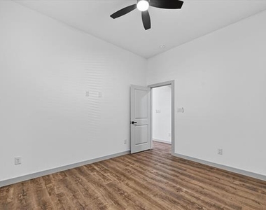 2107 Church Street - Photo Thumbnail 11