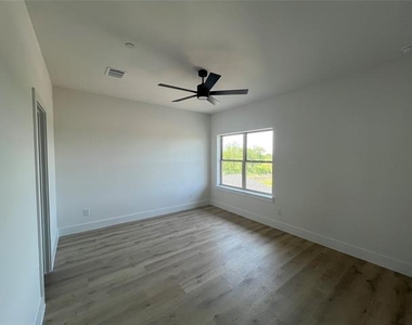 1311 Arkansas Springs Street - Photo Thumbnail 14