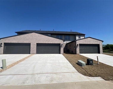 1311 Arkansas Springs Street - Photo Thumbnail 21
