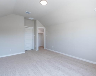 712 Melody Hill Drive - Photo Thumbnail 15