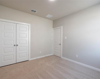 712 Melody Hill Drive - Photo Thumbnail 18