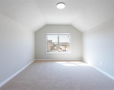 712 Melody Hill Drive - Photo Thumbnail 14