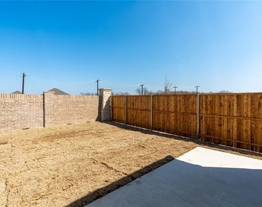 712 Melody Hill Drive - Photo Thumbnail 30