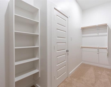 712 Melody Hill Drive - Photo Thumbnail 28