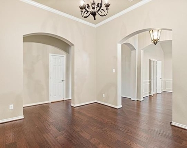 12245 Fairway Meadows Drive - Photo Thumbnail 5