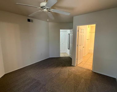 3848 N 3rd Avenue - Photo Thumbnail 11