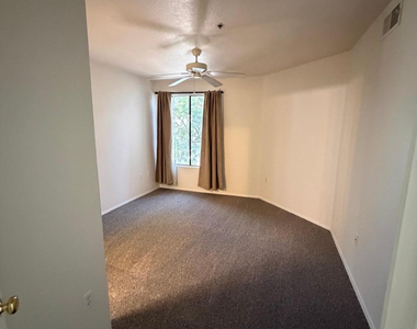 3848 N 3rd Avenue - Photo Thumbnail 10