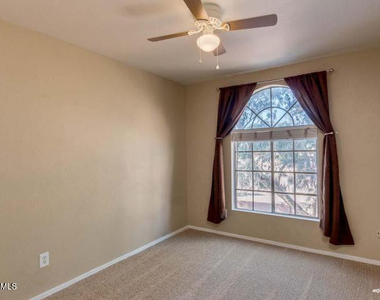 1402 S Jentilly Lane - Photo Thumbnail 11