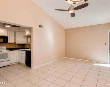 1402 S Jentilly Lane - Photo Thumbnail 4