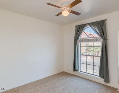 1402 S Jentilly Lane - Photo Thumbnail 8