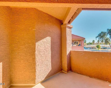 1402 S Jentilly Lane - Photo Thumbnail 14