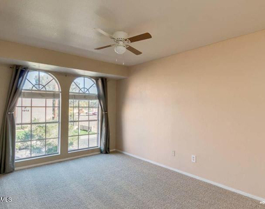 1402 S Jentilly Lane - Photo Thumbnail 7