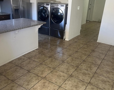 4535 N 17th Avenue - Photo Thumbnail 7