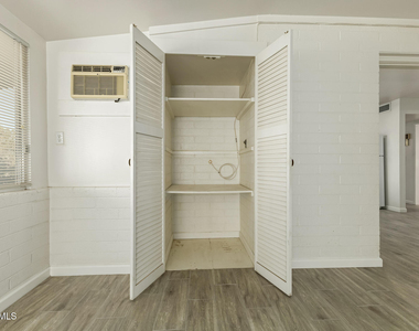 11014 W Cheryl Drive - Photo Thumbnail 19