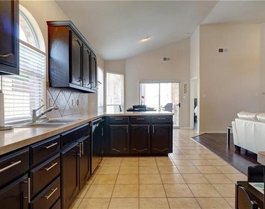 12833 Danville Drive - Photo Thumbnail 8