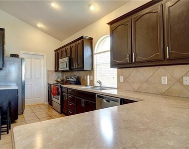 12833 Danville Drive - Photo Thumbnail 7