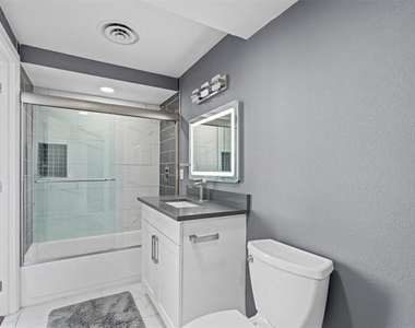 6211 W Northwest Highway - Photo Thumbnail 8