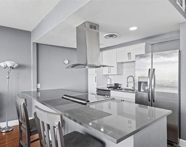 6211 W Northwest Highway - Photo Thumbnail 5