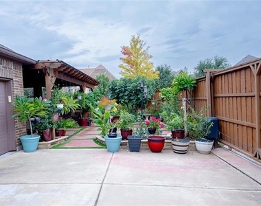 12339 Shumard Lane - Photo Thumbnail 11