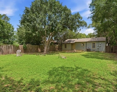 8120 Rayville Drive - Photo Thumbnail 17