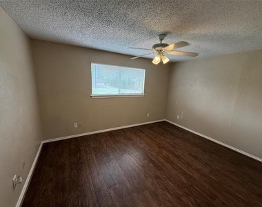 611 W Gilmer Street - Photo Thumbnail 18