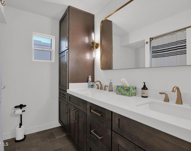7629 N Via De Los Ninos -- - Photo Thumbnail 19