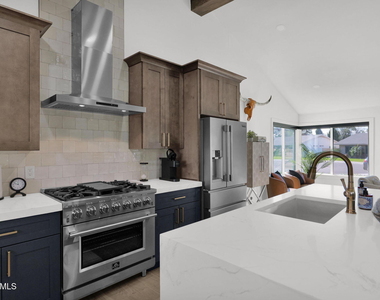 7629 N Via De Los Ninos -- - Photo Thumbnail 9
