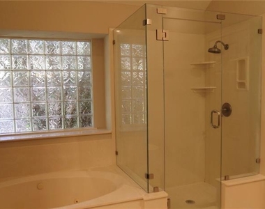 1402 White Wing Court - Photo Thumbnail 11
