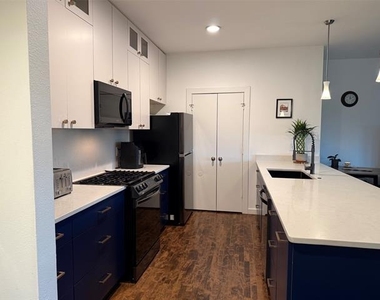 4108 Office Parkway - Photo Thumbnail 2