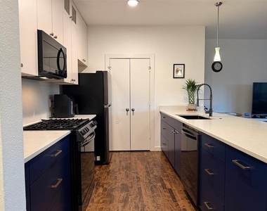 4108 Office Parkway - Photo Thumbnail 4