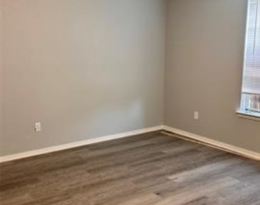 3812 Stuart Road - Photo Thumbnail 7