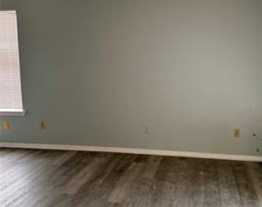 3812 Stuart Road - Photo Thumbnail 2