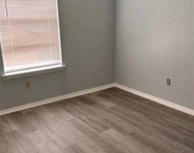 3812 Stuart Road - Photo Thumbnail 4