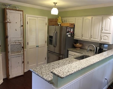 2907 Sweet Briar Street - Photo Thumbnail 5