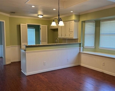 2907 Sweet Briar Street - Photo Thumbnail 8