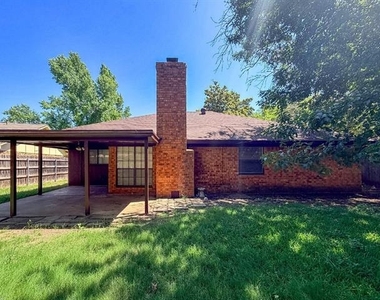 712 Pecan Street - Photo Thumbnail 29