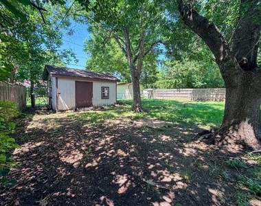 712 Pecan Street - Photo Thumbnail 30