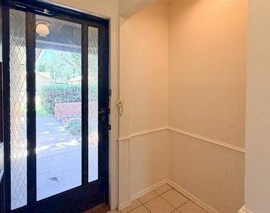 712 Pecan Street - Photo Thumbnail 5