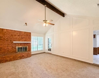 712 Pecan Street - Photo Thumbnail 6
