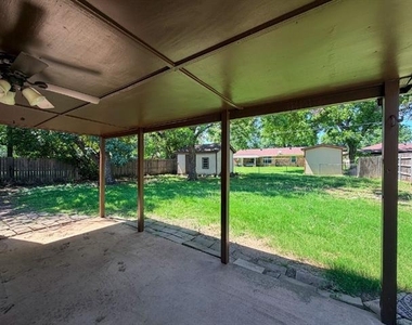 712 Pecan Street - Photo Thumbnail 28